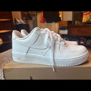 NEW AIR FORCE 1 size 9 mens